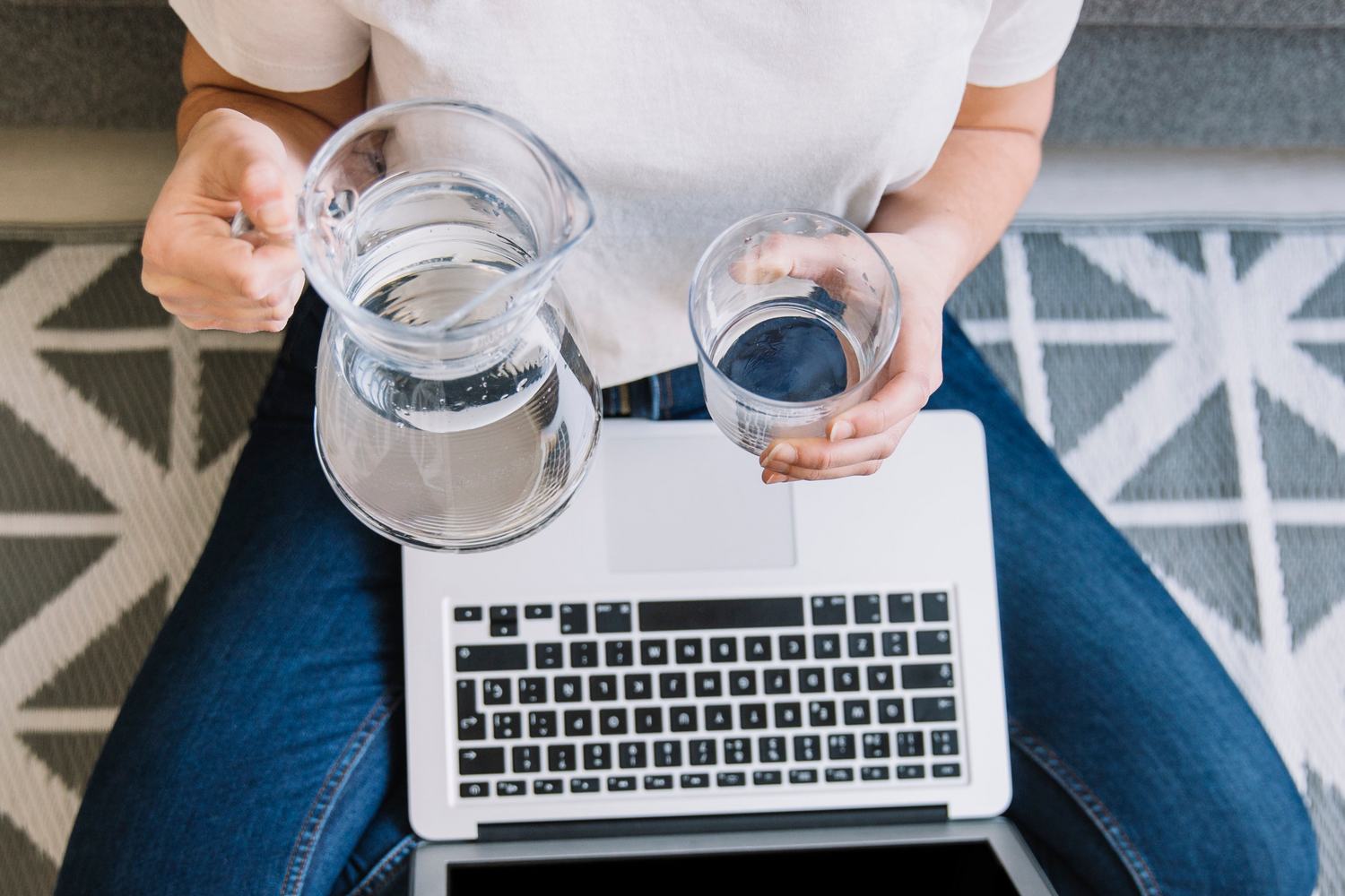 Hydration vs Caffeine: What Really Powers Your Energy Through the Day?